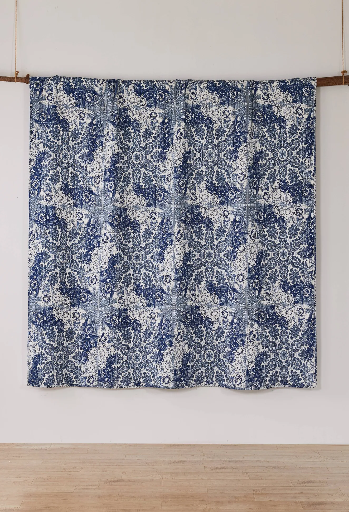 Women Johnny Was Reversible Quilt Queen